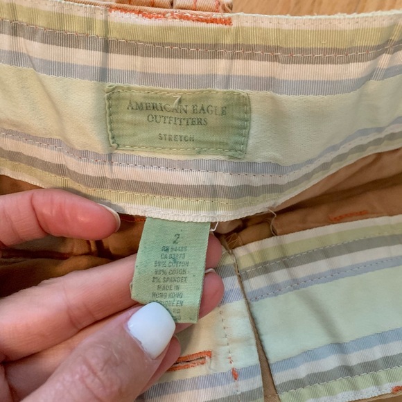 American Eagle Low rise shorts - Picture 3 of 3